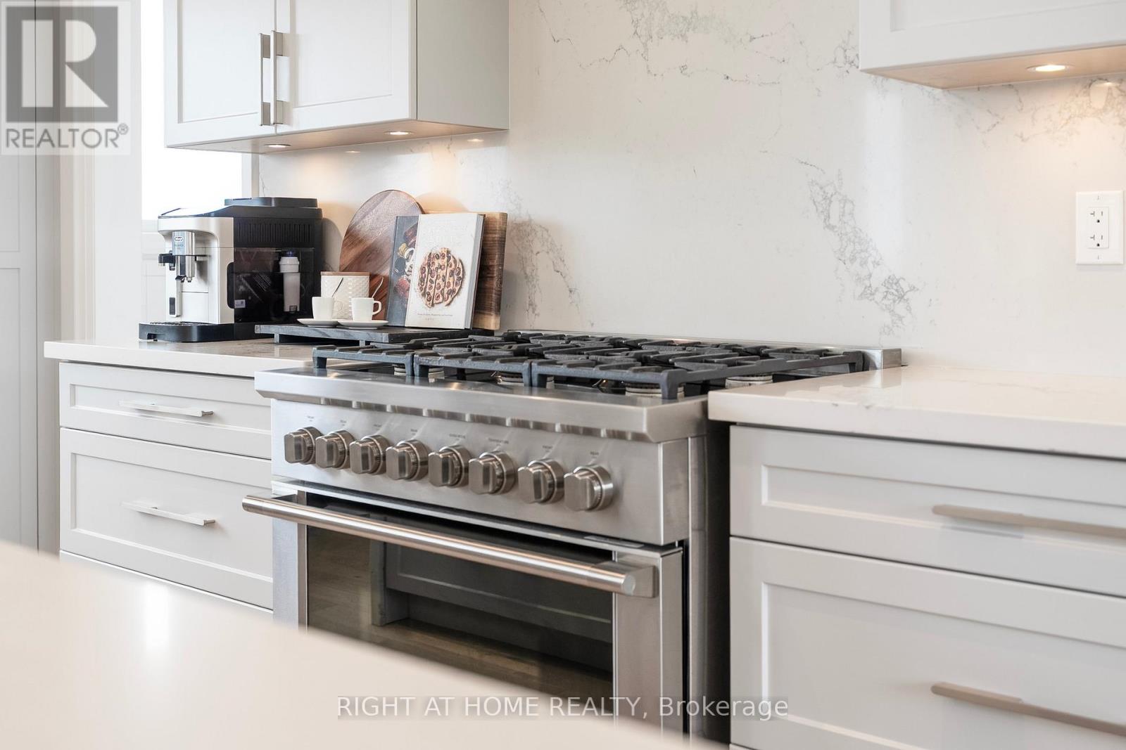 110 SLADDEN COURT - 9