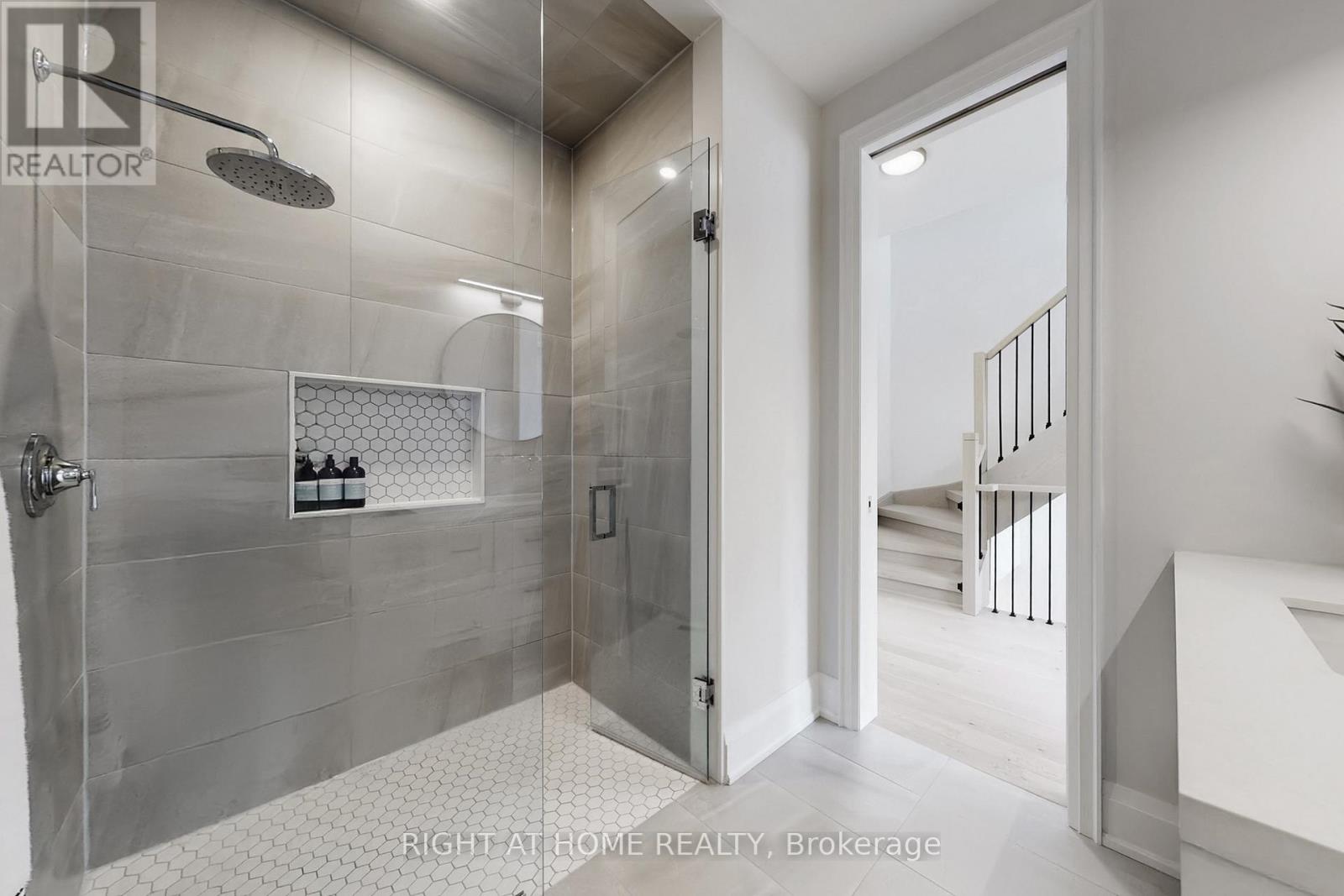 110 SLADDEN COURT - 25