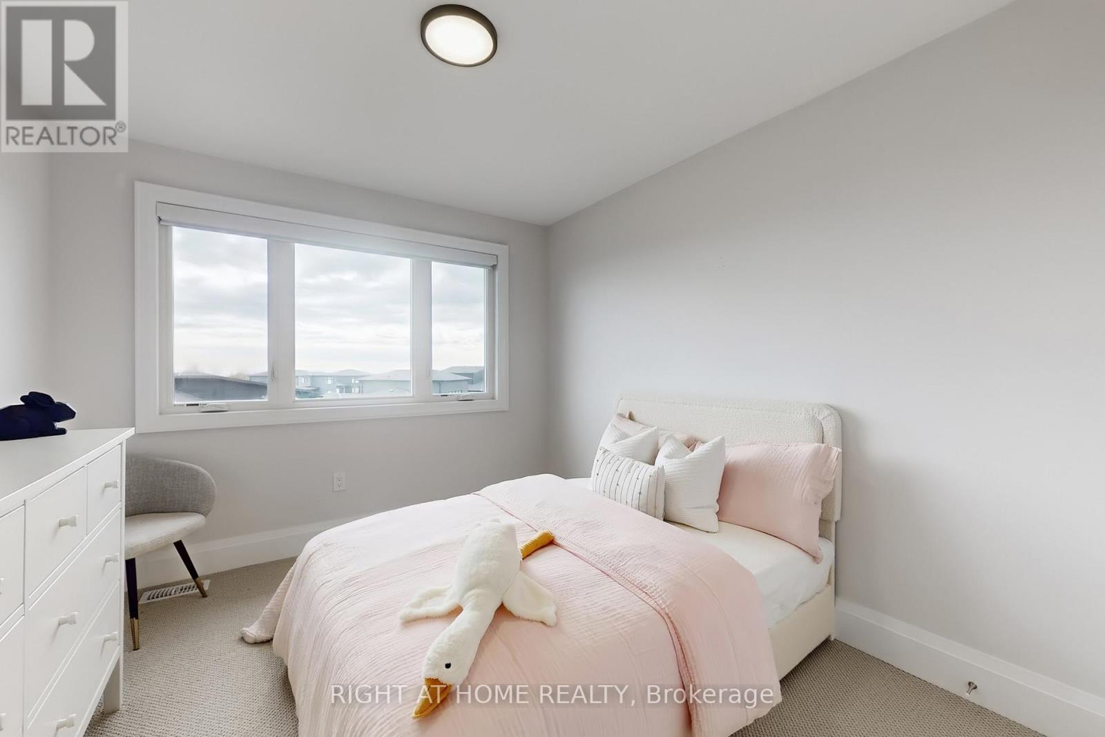110 SLADDEN COURT - 30