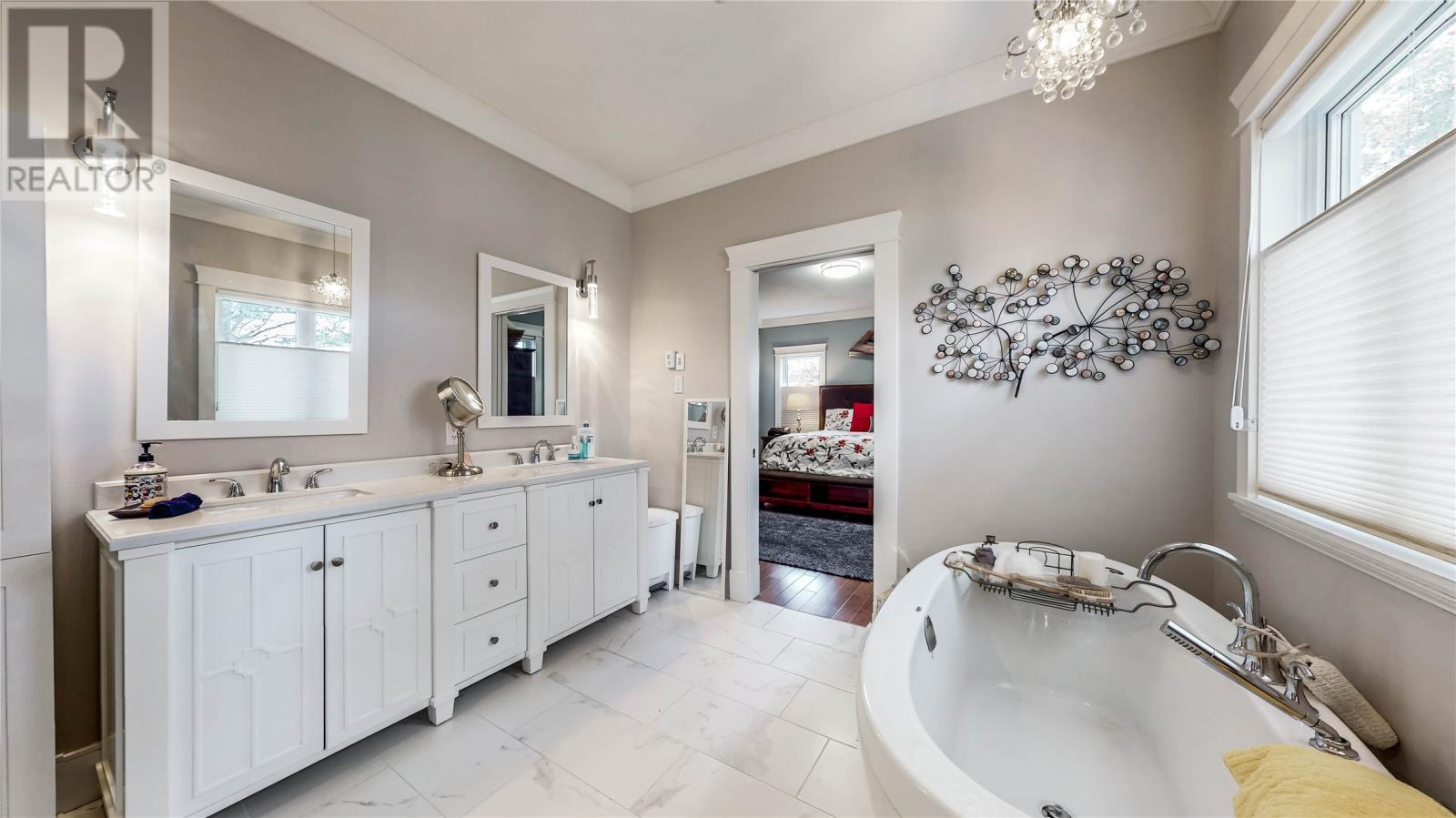 Ensuite