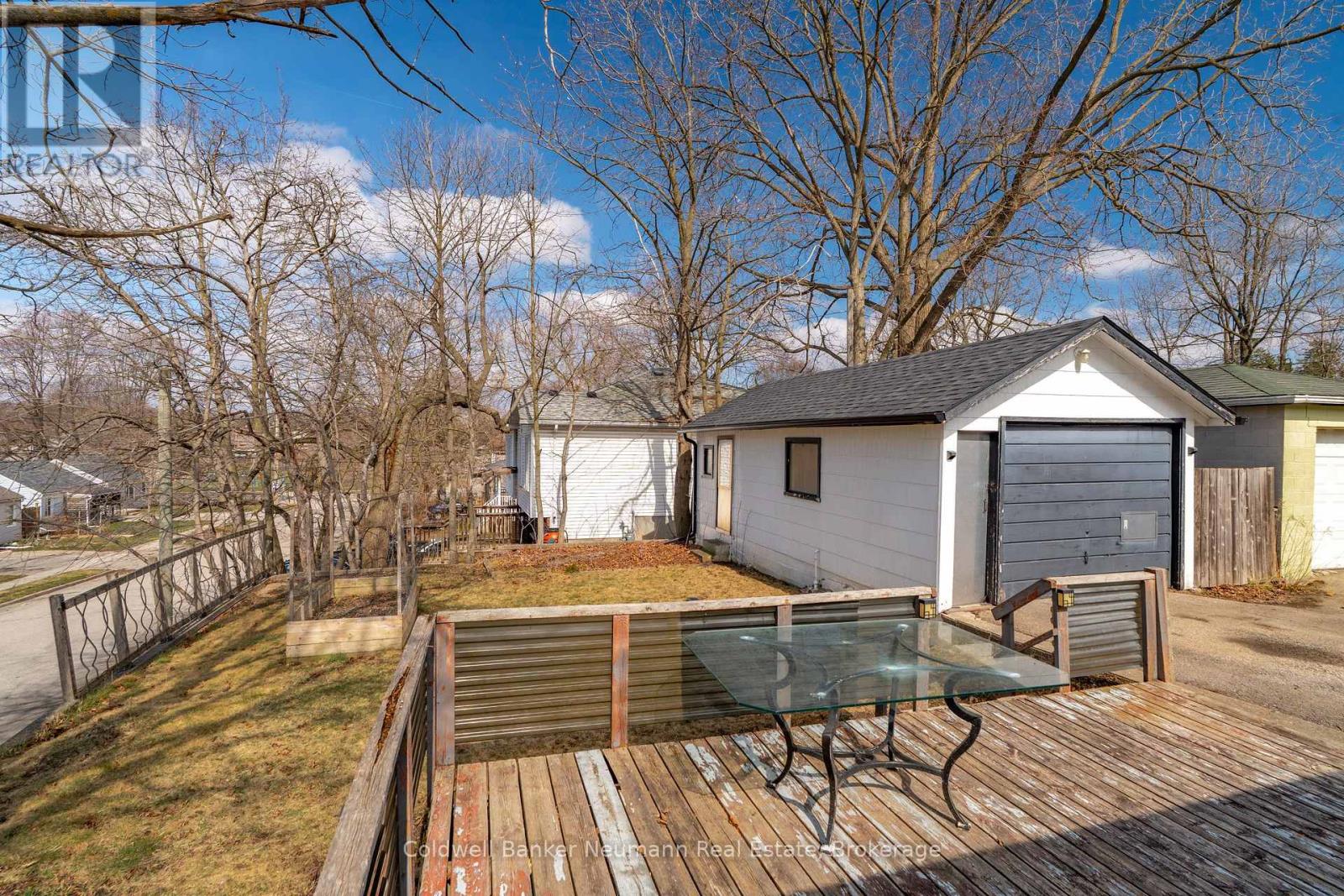 31 DUNKIRK AVENUE - 12