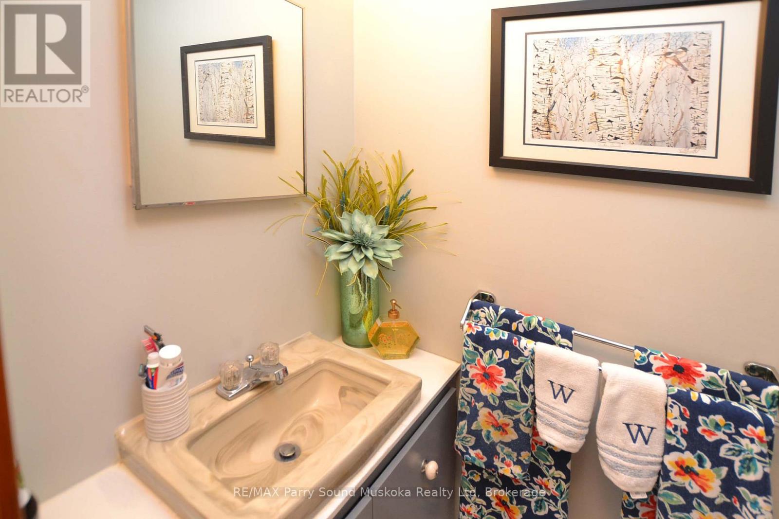 Unit 2 main level 2pc bath