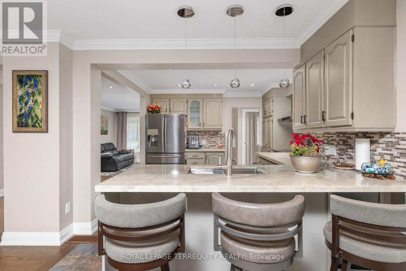 582 HYACINTHE BOULEVARD - 12