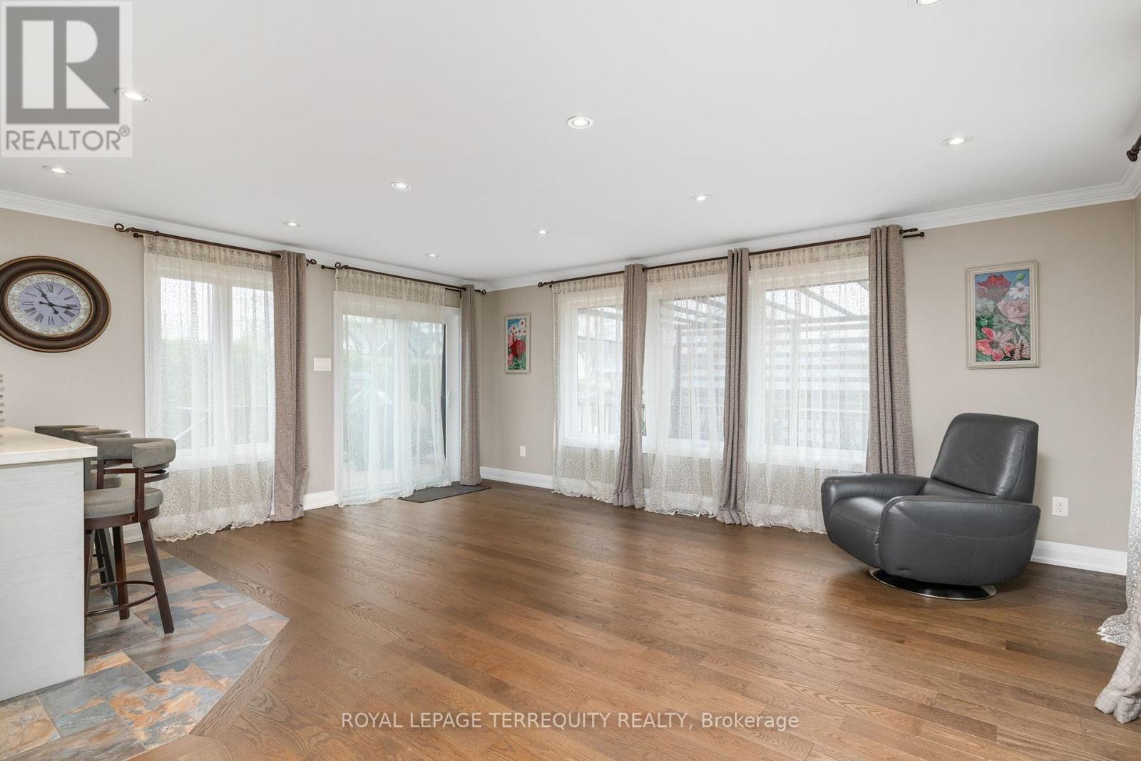 582 HYACINTHE BOULEVARD - 13