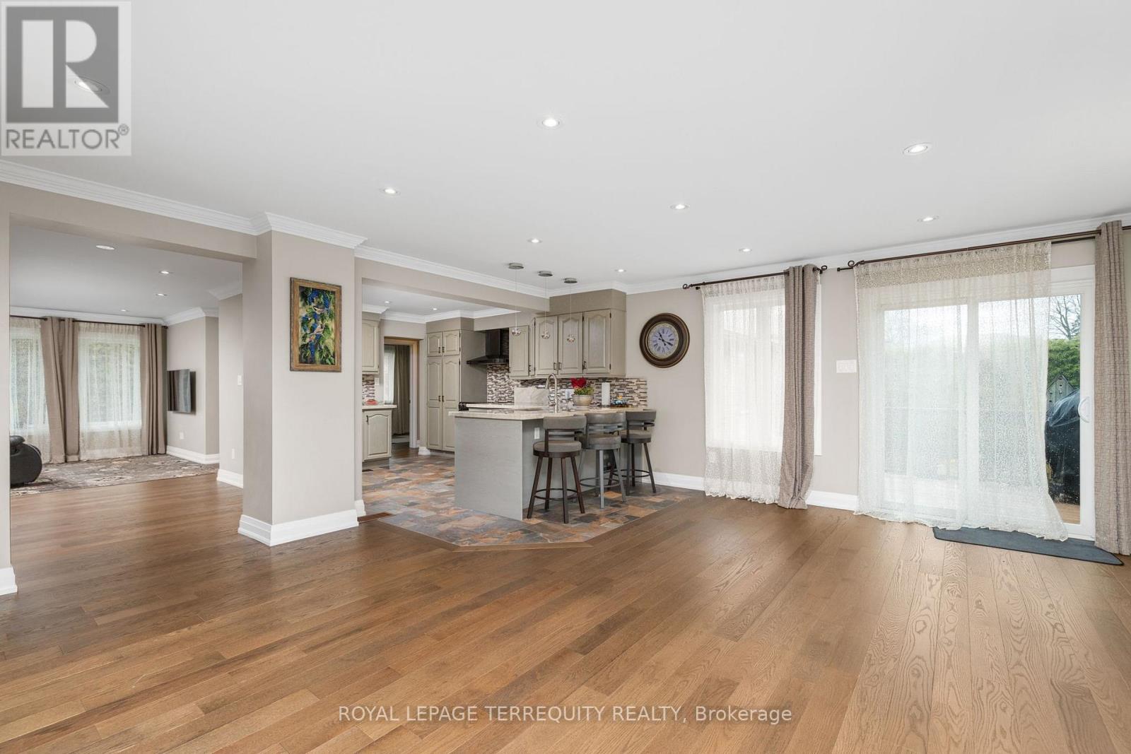 582 HYACINTHE BOULEVARD - 15