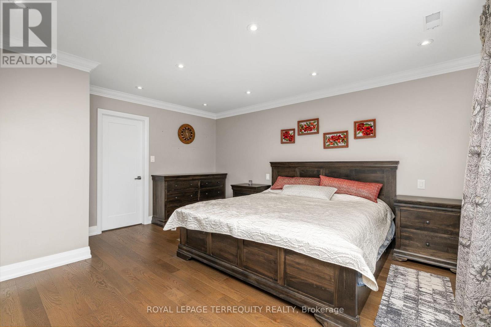582 HYACINTHE BOULEVARD - 22