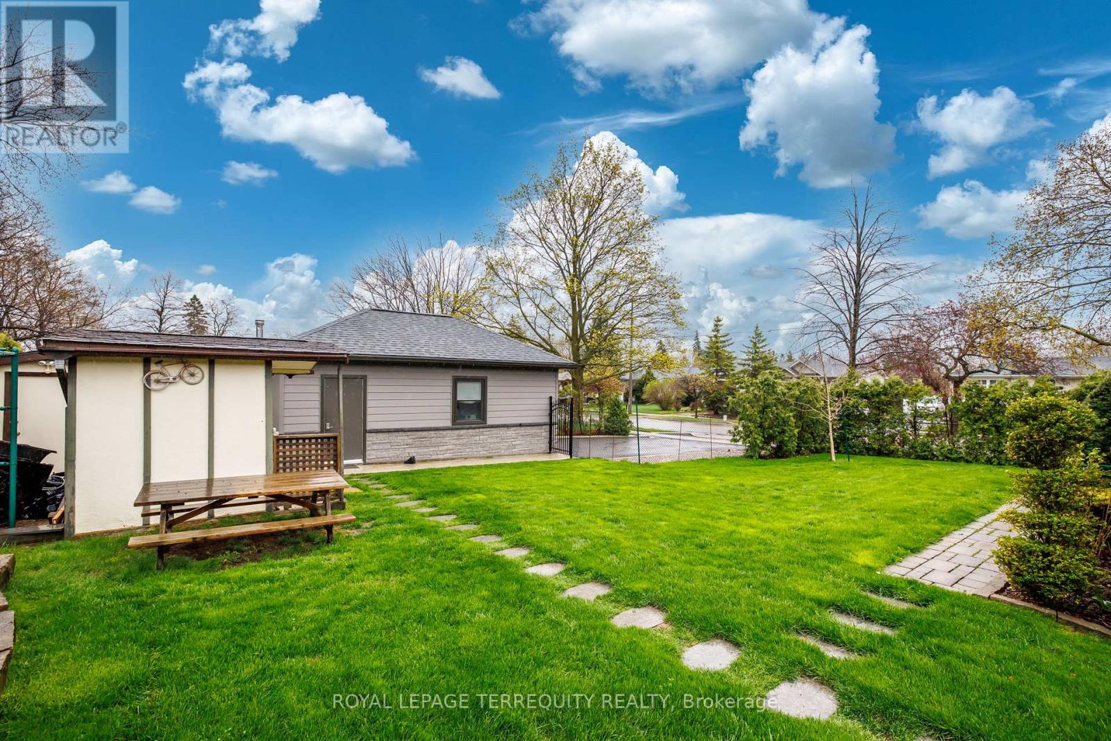 582 HYACINTHE BOULEVARD - 33