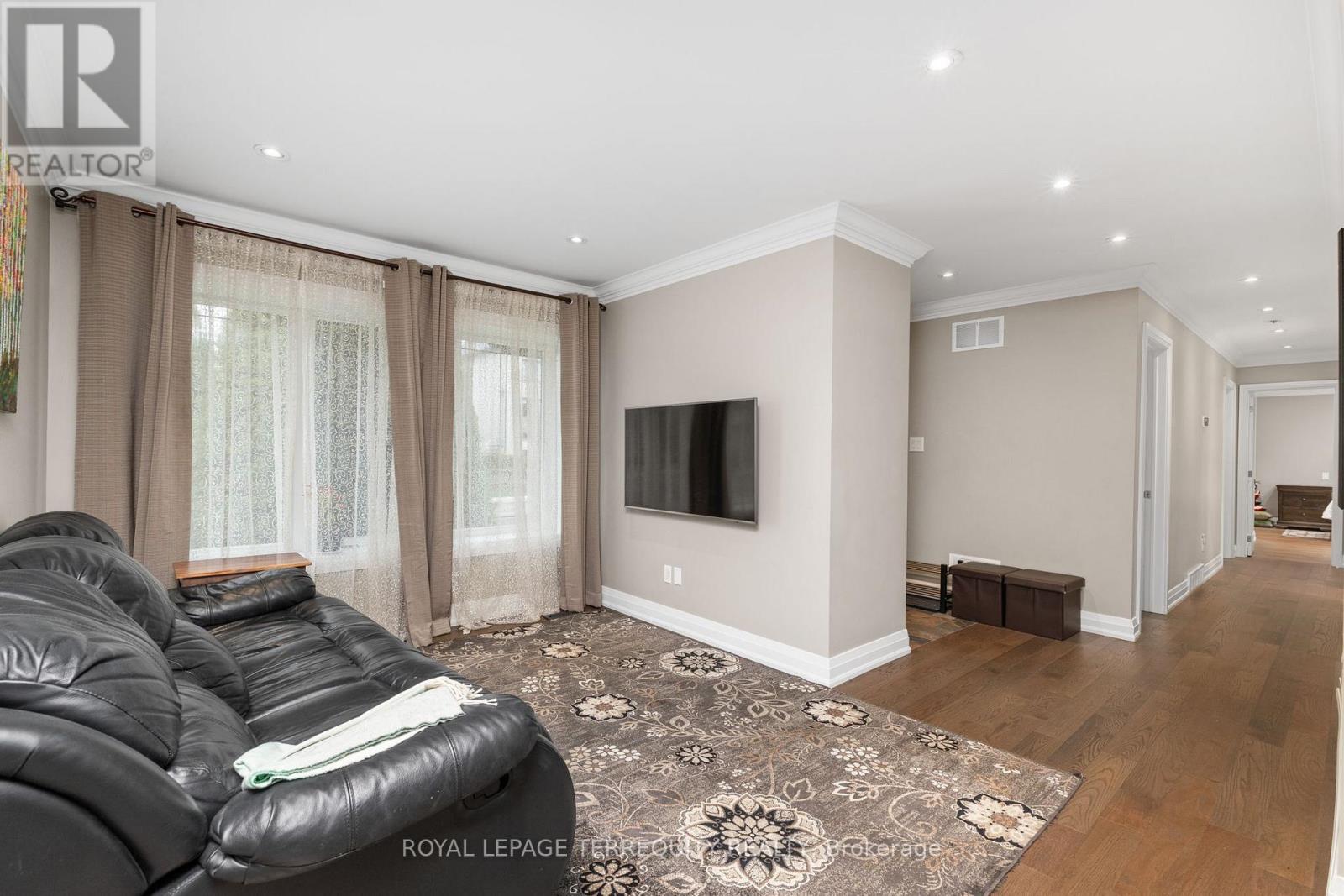 582 HYACINTHE BOULEVARD - 7