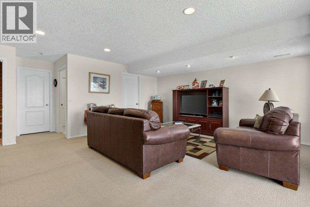 92 Hamptons Link NW — photo 33