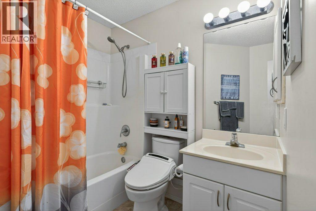 92 Hamptons Link NW — photo 22