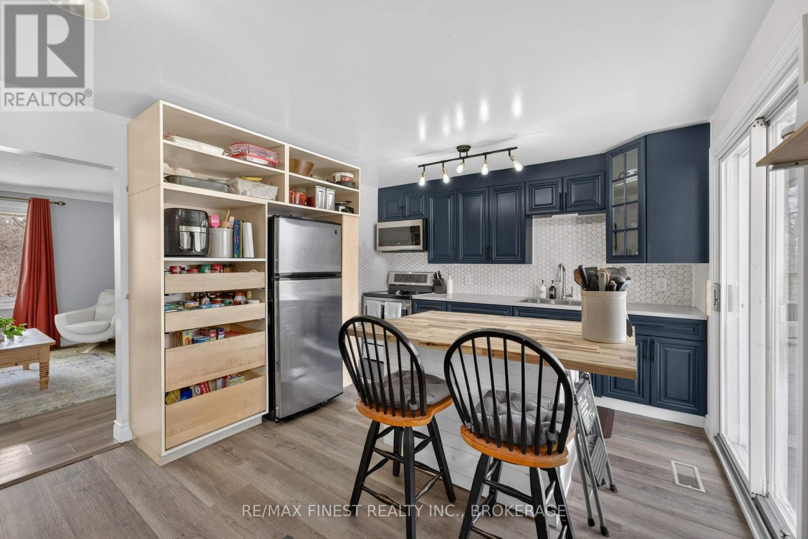 4333 MAPLE DRIVE - 11