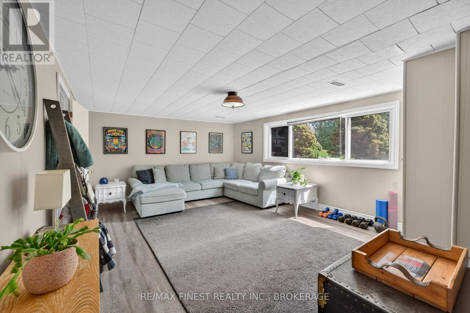 4333 MAPLE DRIVE - 20
