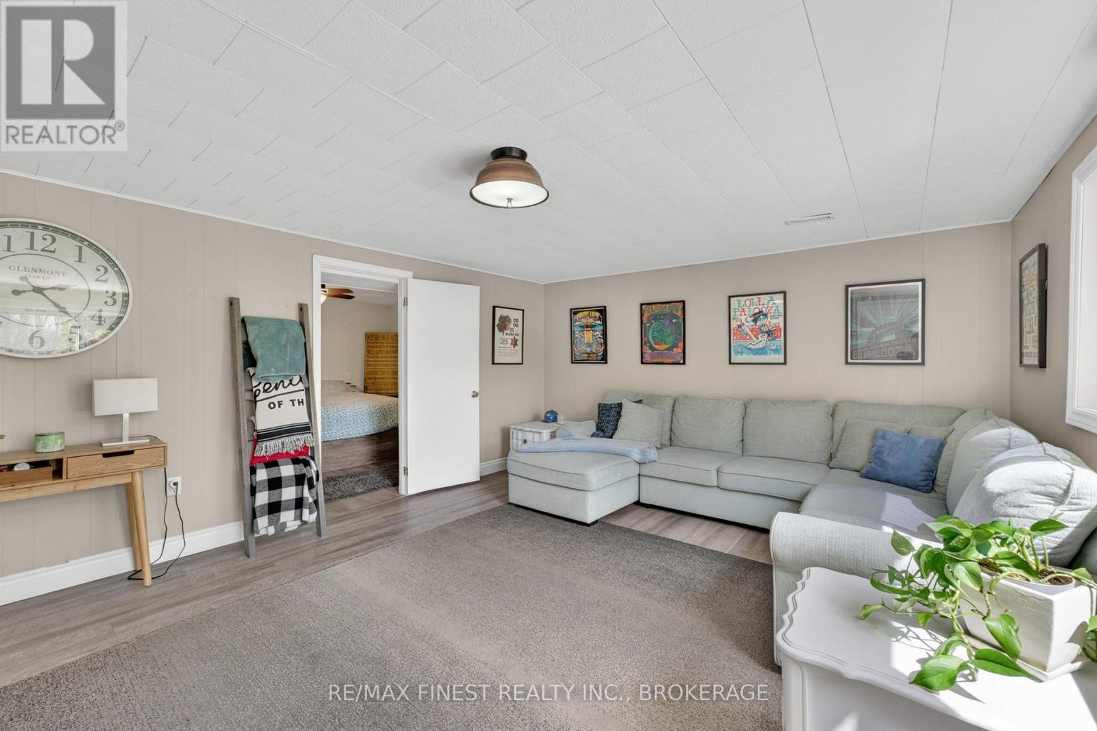 4333 MAPLE DRIVE - 21