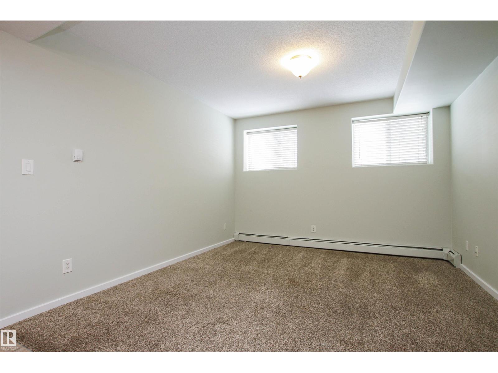 #3 11827 105 ST NW, Edmonton