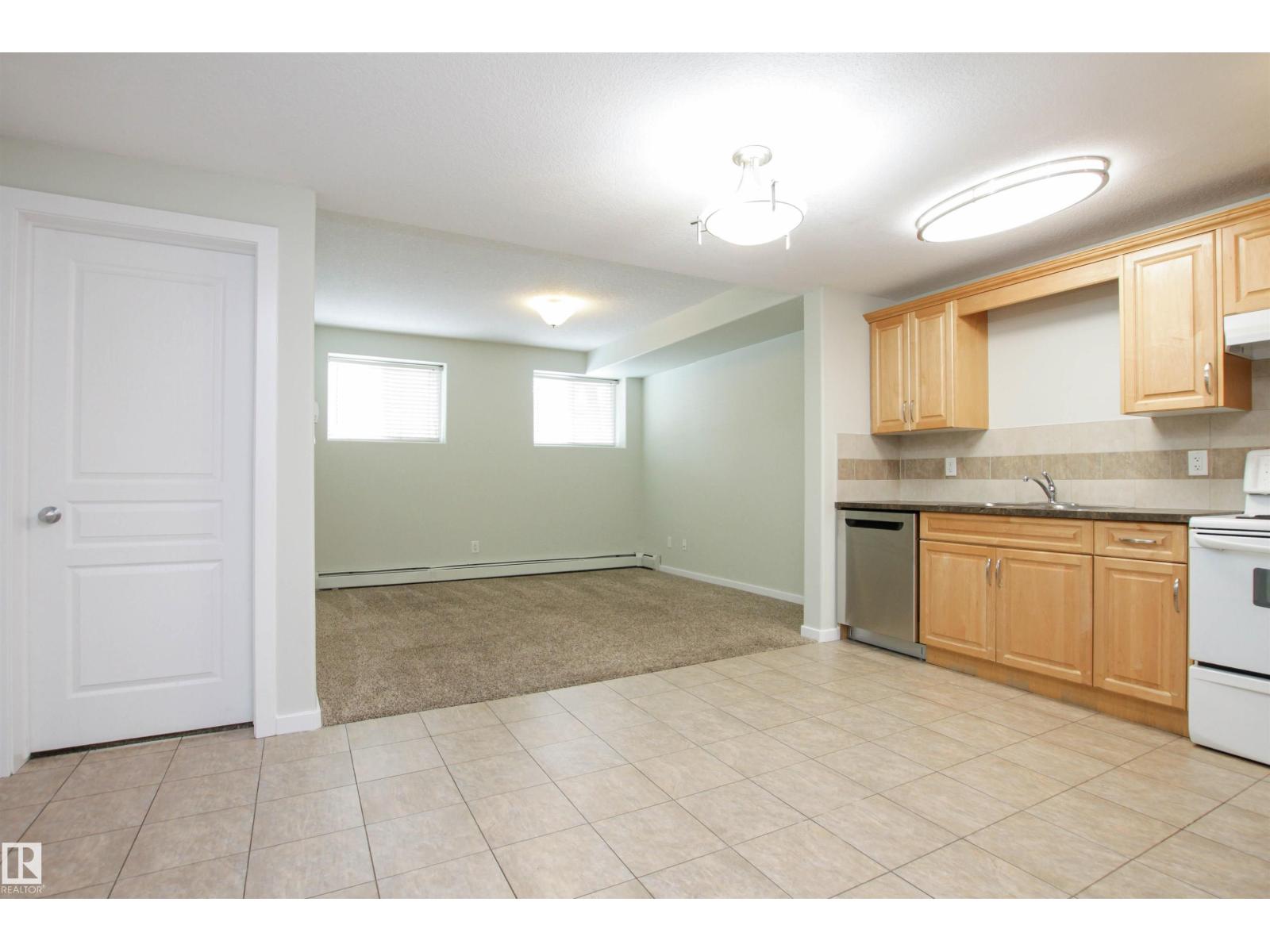 #3 11827 105 ST NW, Edmonton