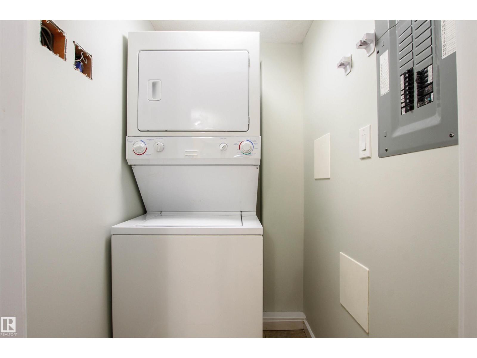 #3 11827 105 ST NW, Edmonton