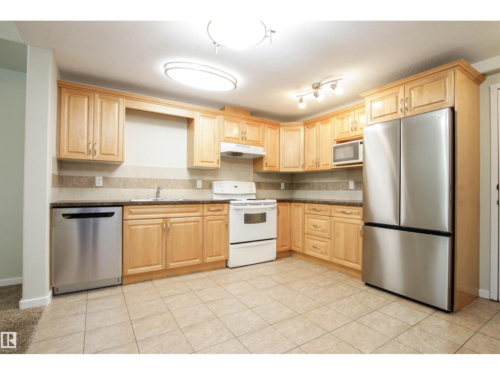 #3 11827 105 ST NW, Edmonton