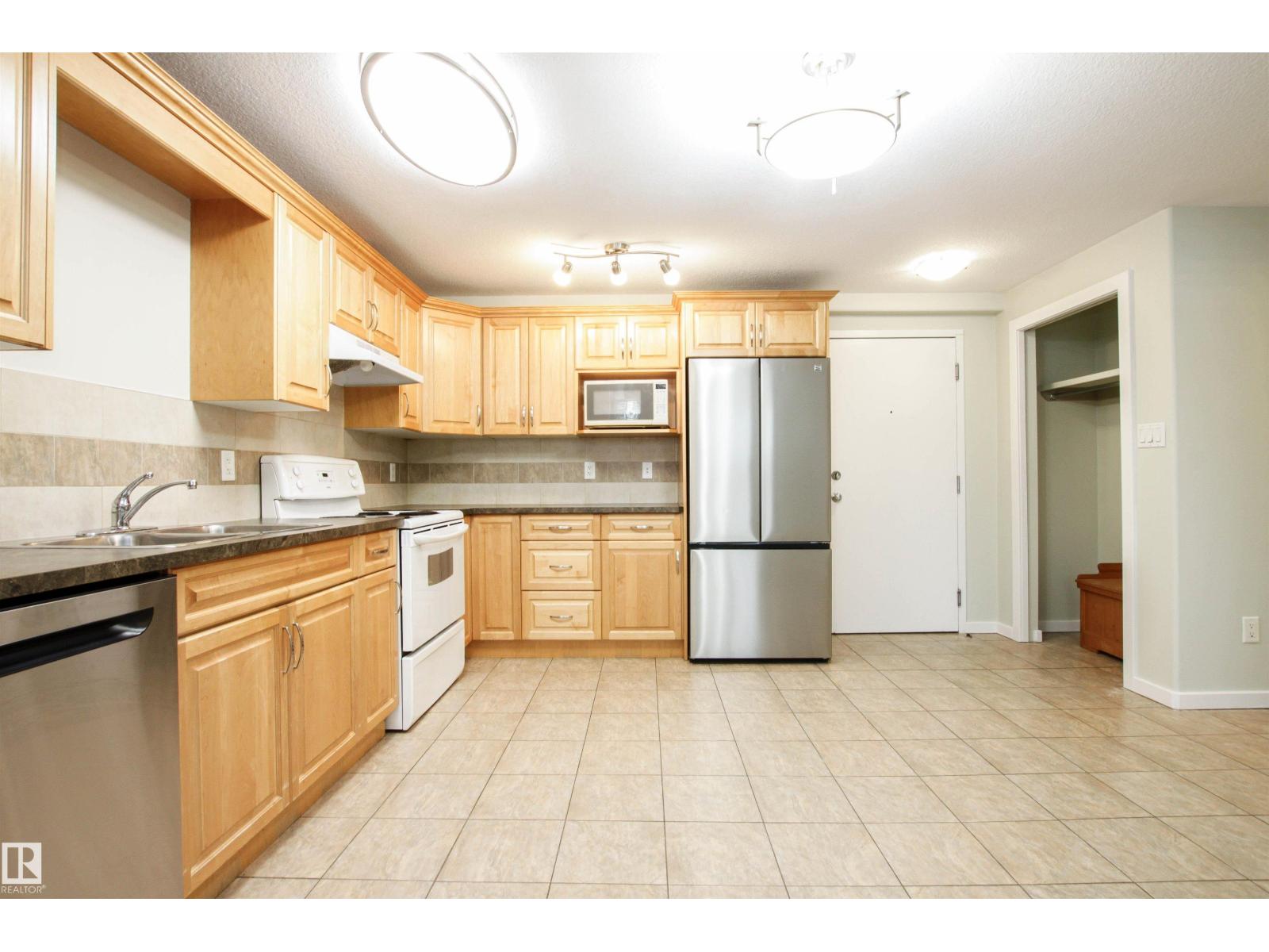 #3 11827 105 ST NW, Edmonton