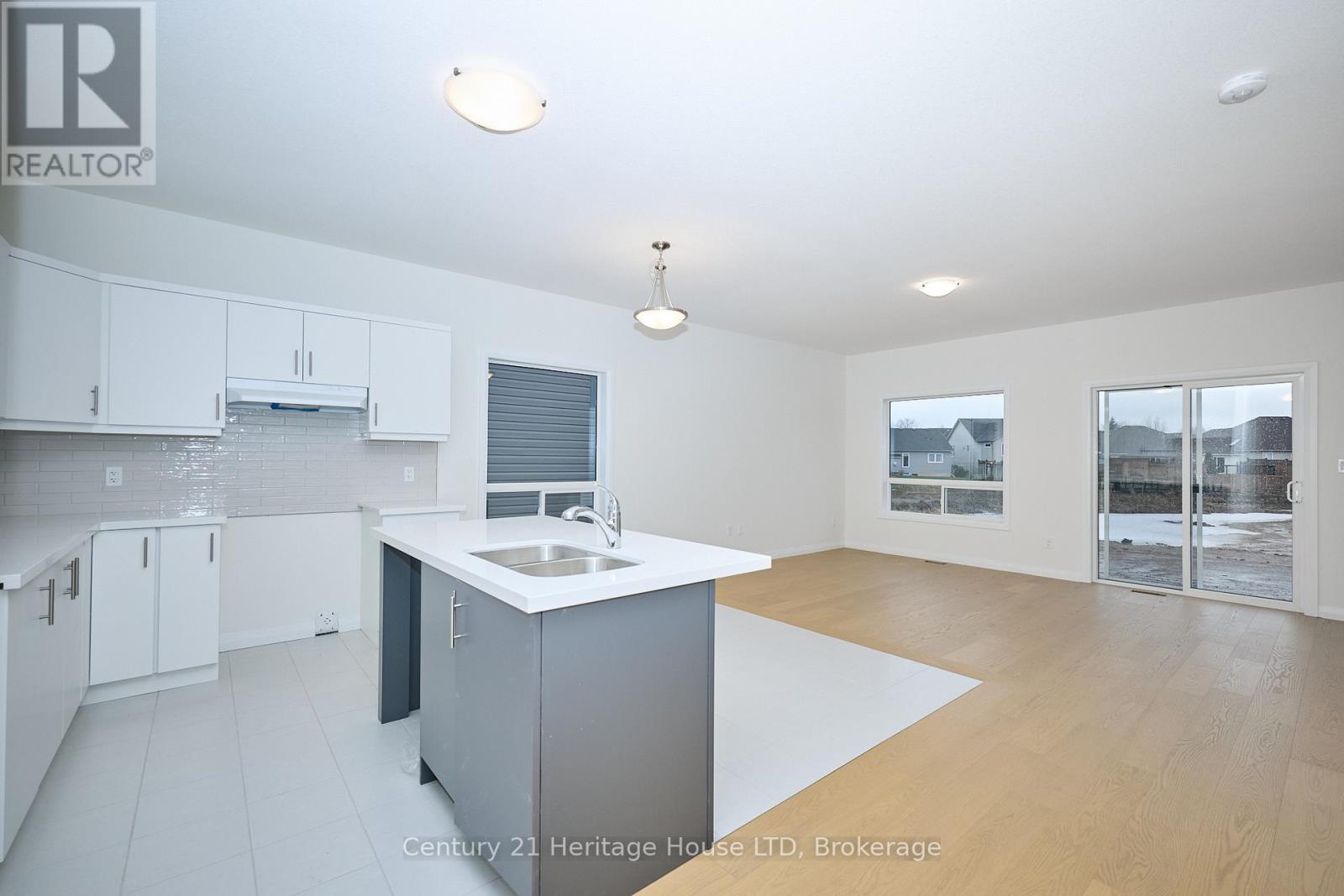 407 LOUISA STREET - 8