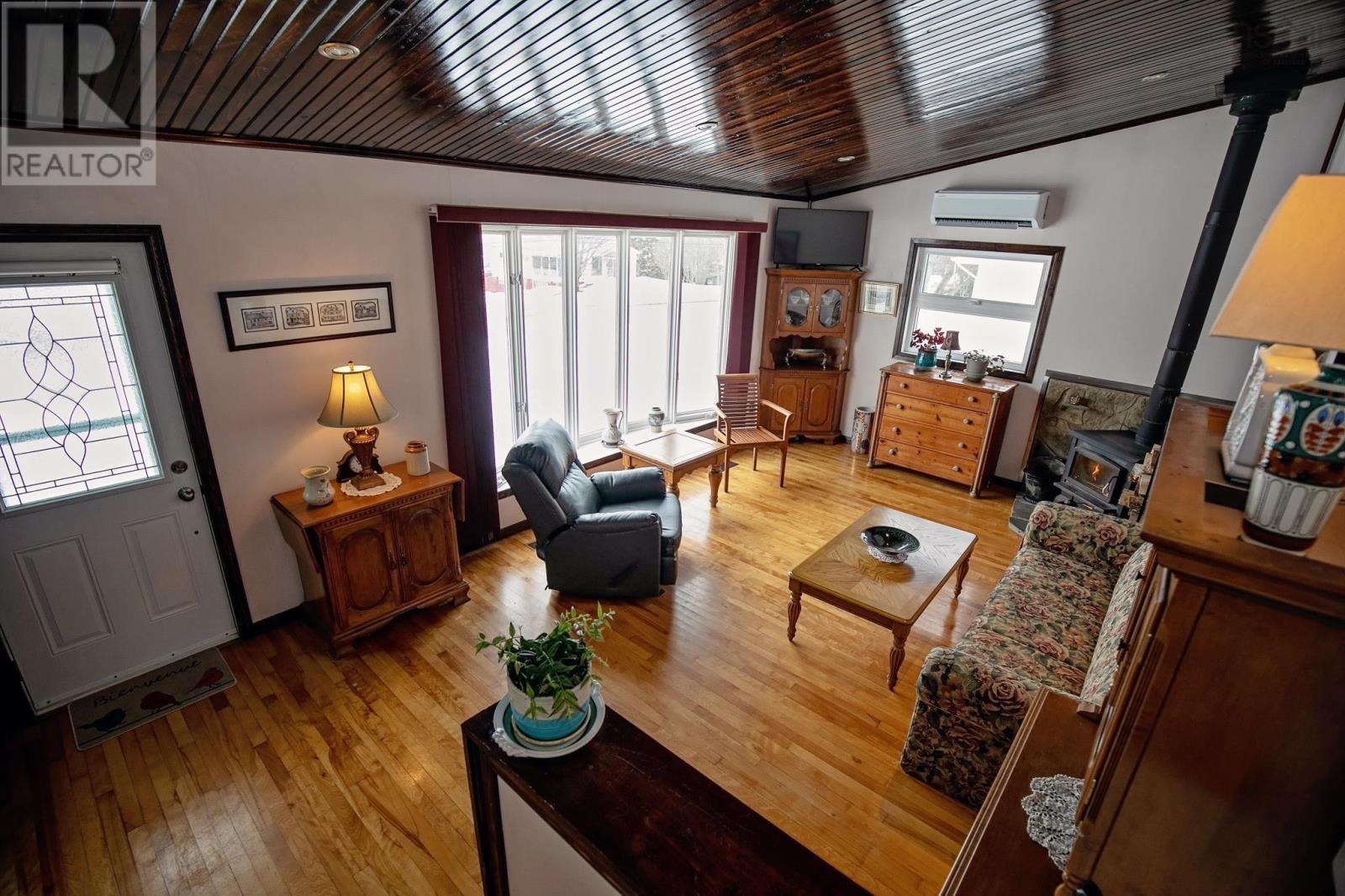 Property 18 of 41 of 255 Victoria Street E