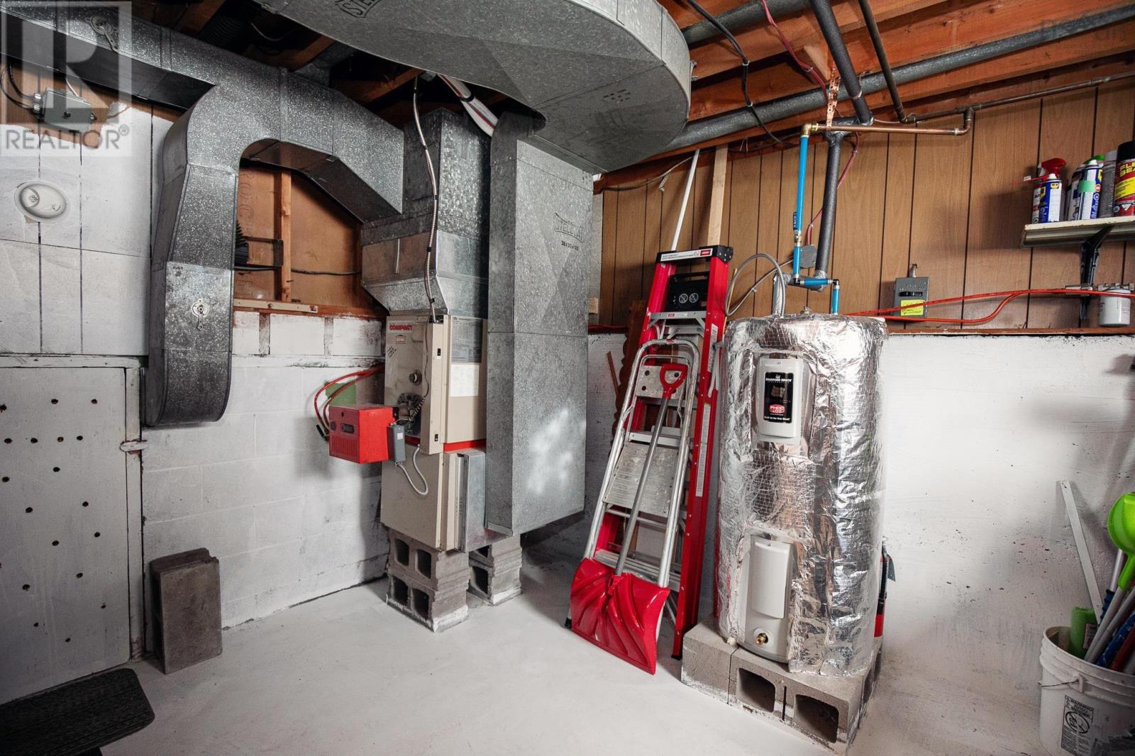 Property 33 of 41 of 255 Victoria Street E