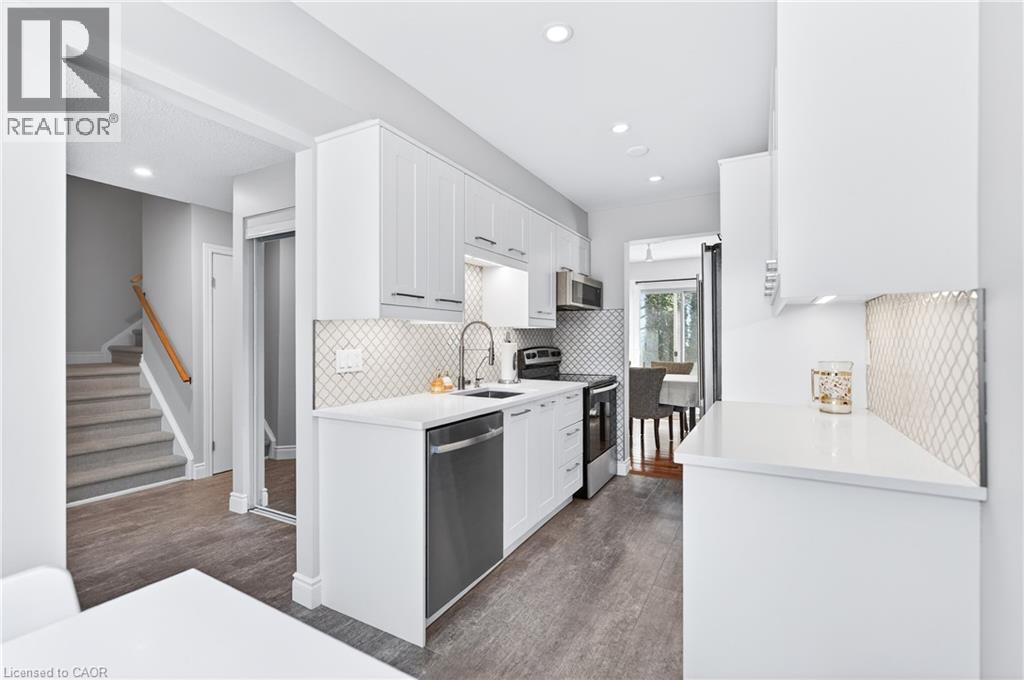 375 KINGSCOURT Drive Unit# 20, Waterloo, Ontario, N2K3N7 — Photo 11
