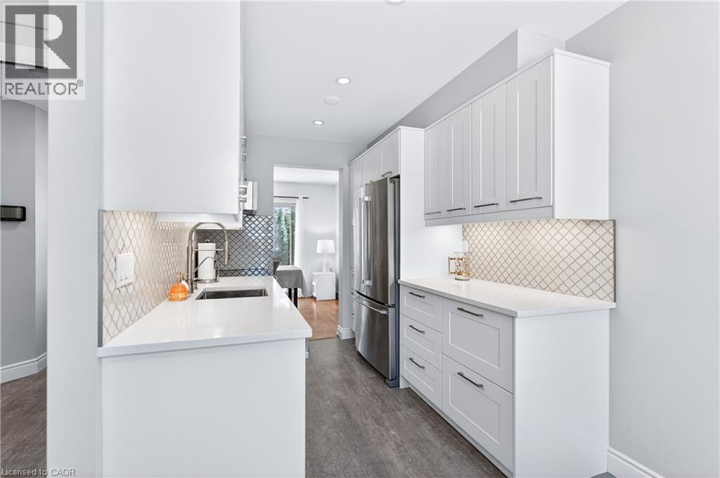 375 KINGSCOURT Drive Unit# 20, Waterloo, Ontario, N2K3N7 — Photo 12