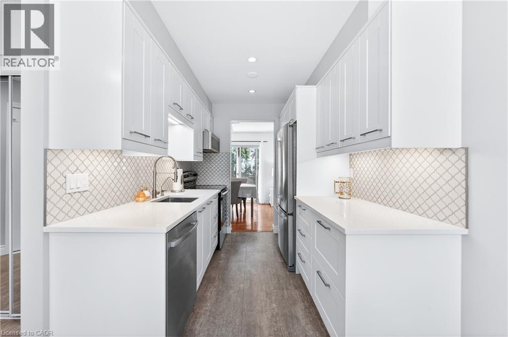 375 KINGSCOURT Drive Unit# 20, Waterloo, Ontario, N2K3N7 — Photo 13
