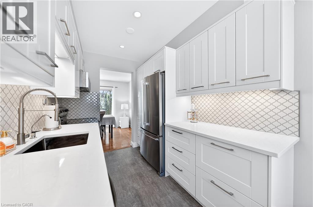 375 KINGSCOURT Drive Unit# 20, Waterloo, Ontario, N2K3N7 — Photo 14