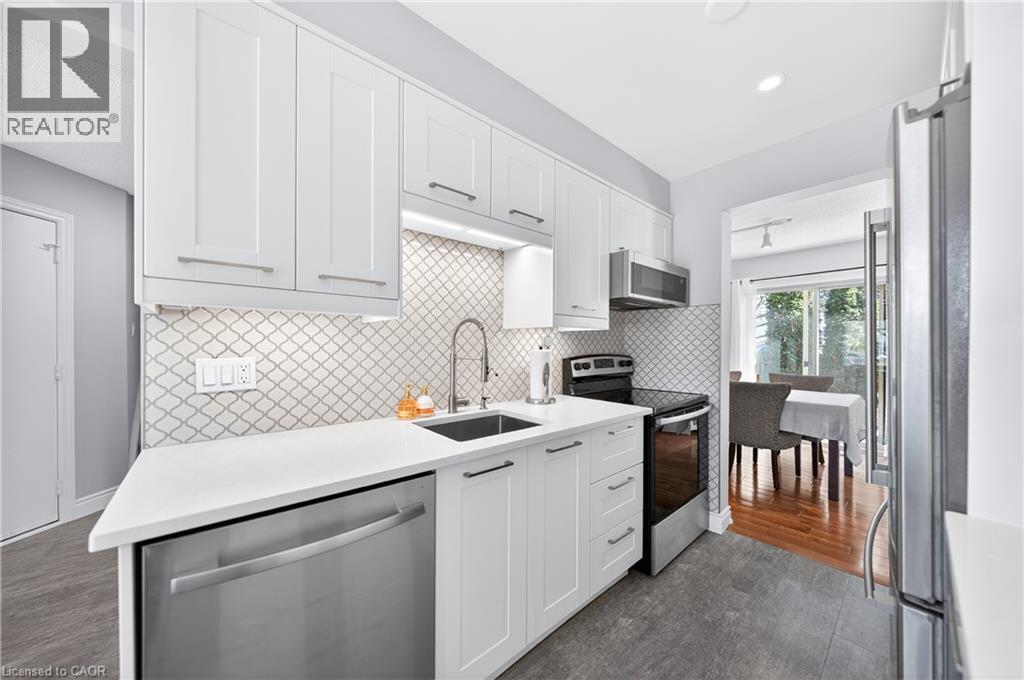 375 KINGSCOURT Drive Unit# 20, Waterloo, Ontario, N2K3N7 — Photo 15