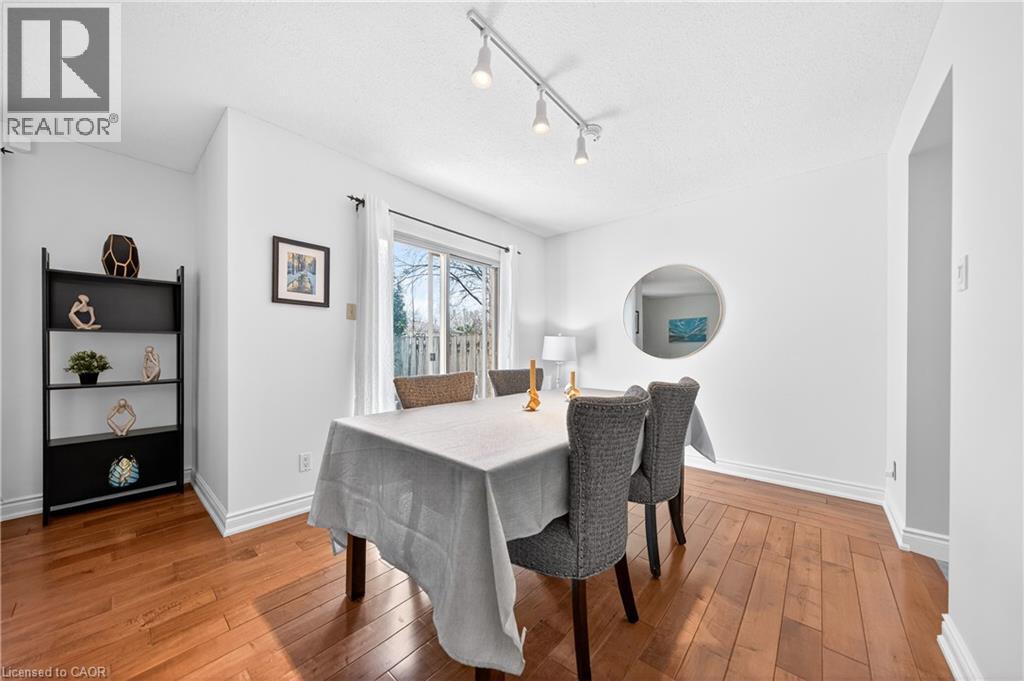 375 KINGSCOURT Drive Unit# 20, Waterloo, Ontario, N2K3N7 — Photo 20