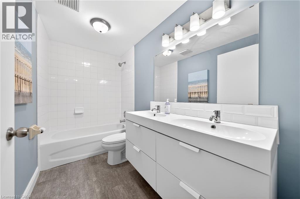375 KINGSCOURT Drive Unit# 20, Waterloo, Ontario, N2K3N7 — Photo 32
