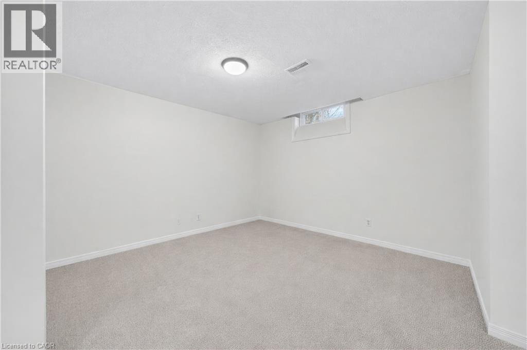 375 KINGSCOURT Drive Unit# 20, Waterloo, Ontario, N2K3N7 — Photo 33