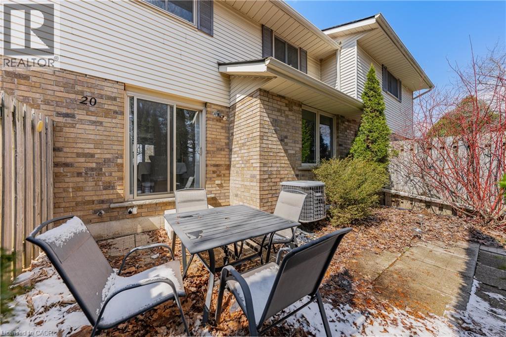 375 KINGSCOURT Drive Unit# 20, Waterloo, Ontario, N2K3N7 — Photo 37