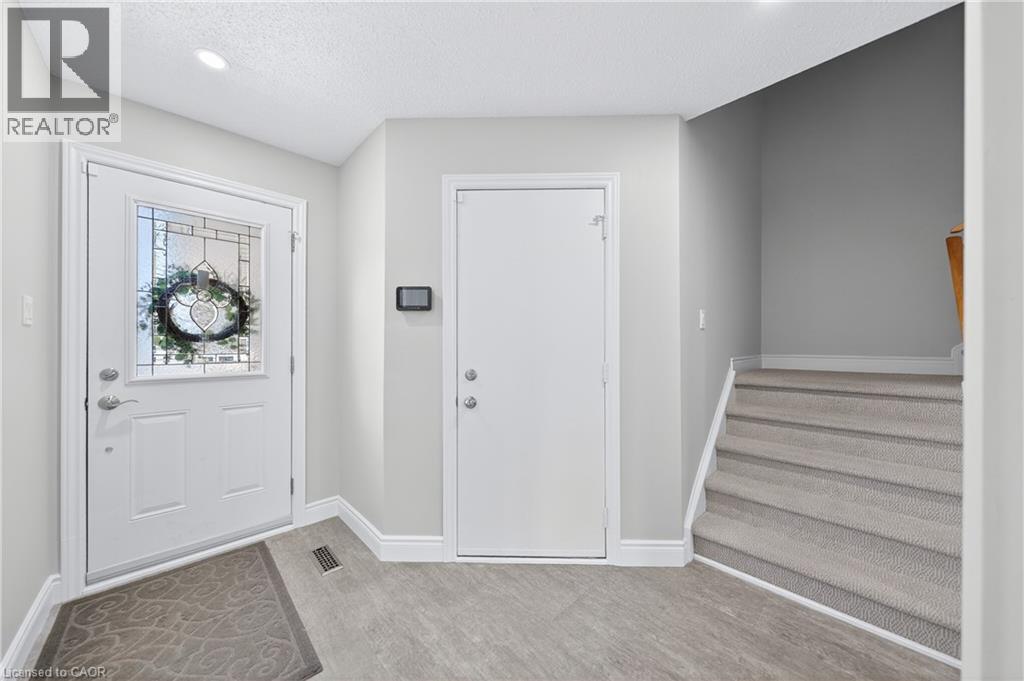 375 KINGSCOURT Drive Unit# 20, Waterloo, Ontario, N2K3N7 — Photo 4