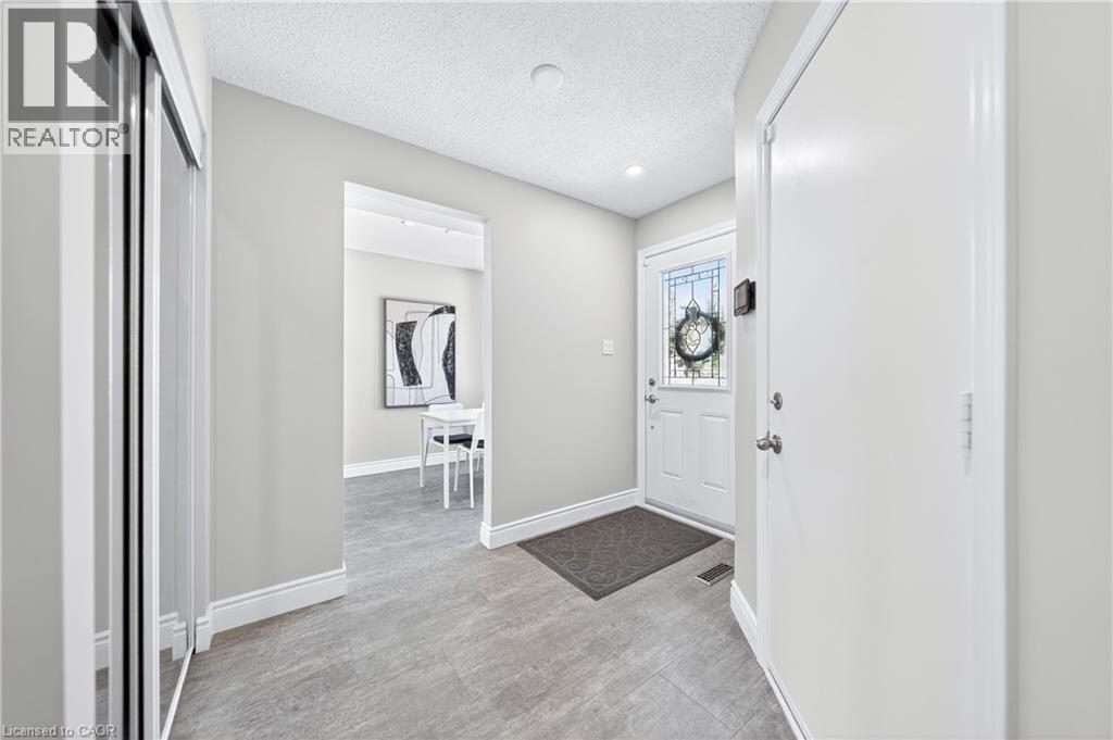 375 KINGSCOURT Drive Unit# 20, Waterloo, Ontario, N2K3N7 — Photo 6