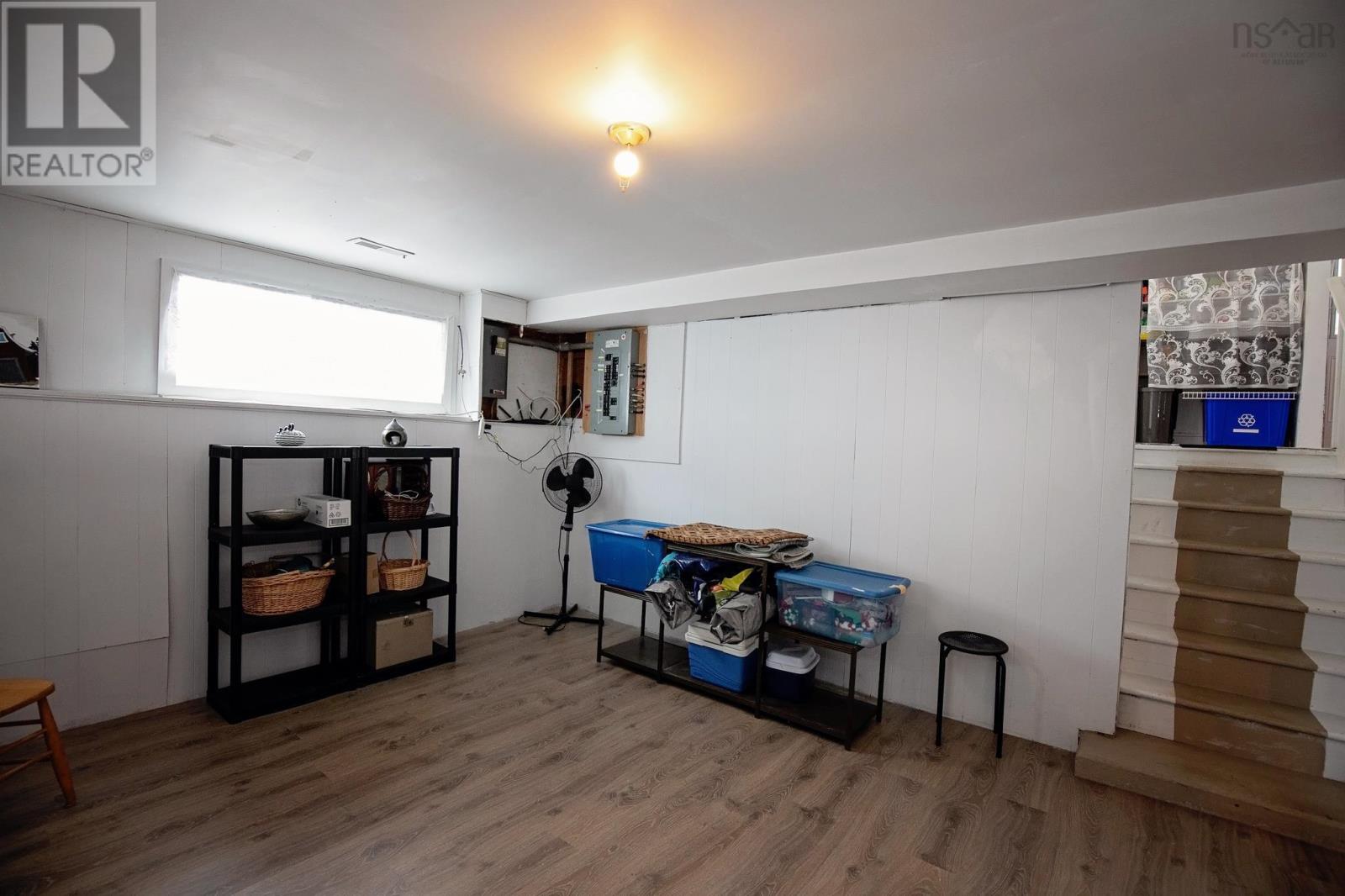 Property 31 of 41 of 255 Victoria Street E