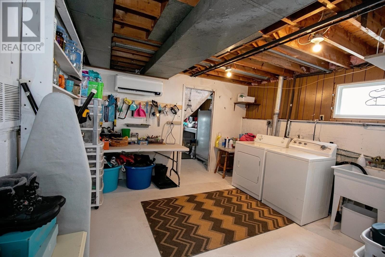 Property 32 of 41 of 255 Victoria Street E