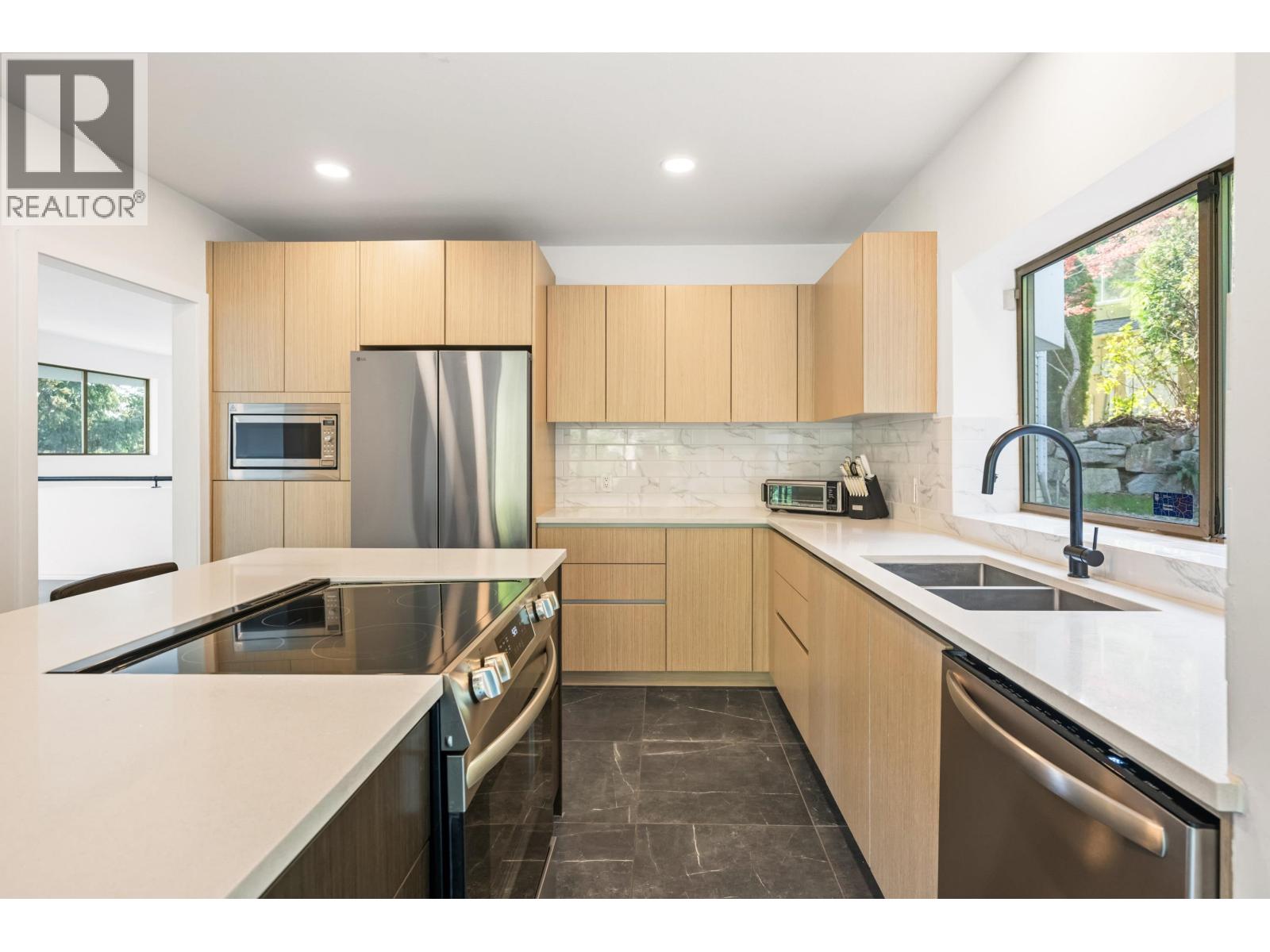 4809 NORTHWOOD PLACE, West Vancouver