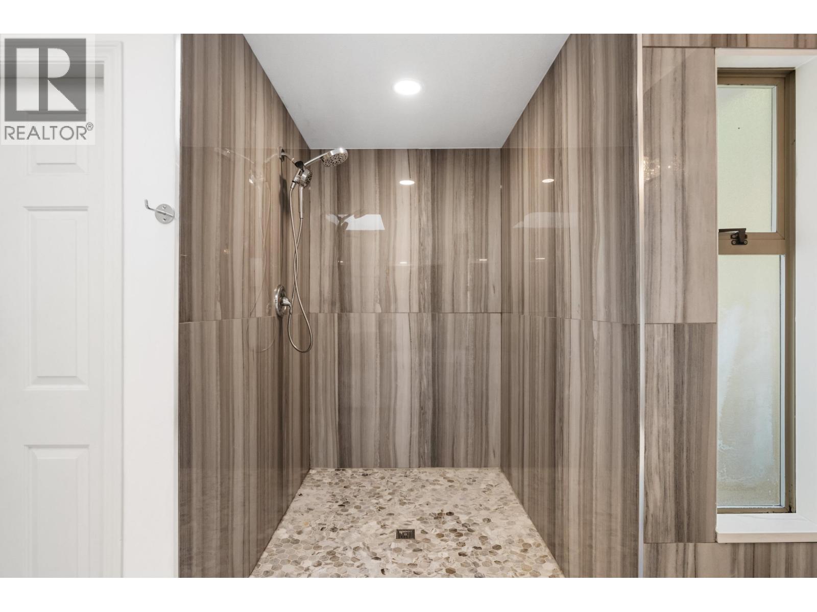 4809 NORTHWOOD PLACE, West Vancouver
