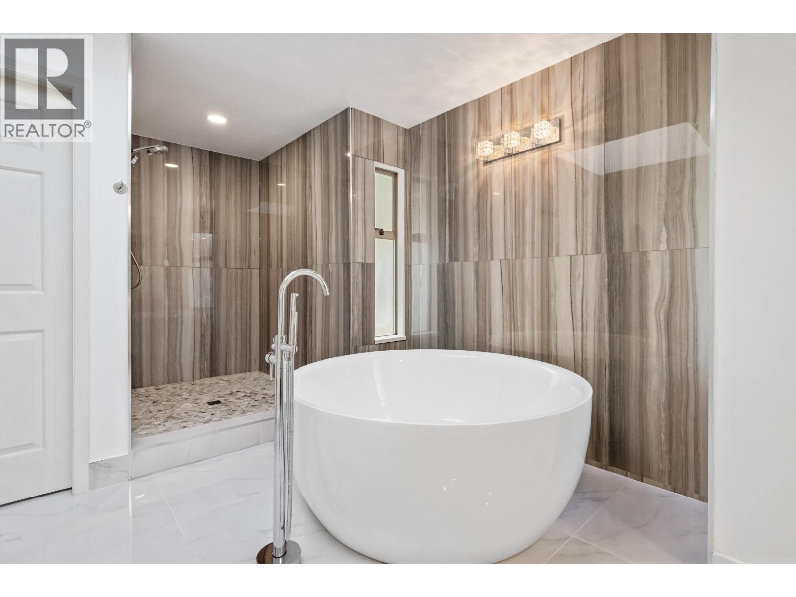 4809 NORTHWOOD PLACE, West Vancouver