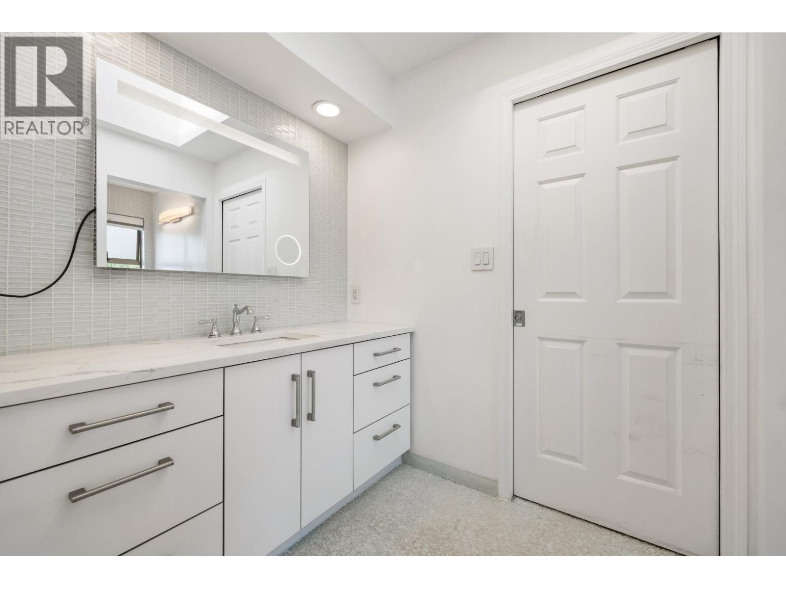 4809 NORTHWOOD PLACE, West Vancouver