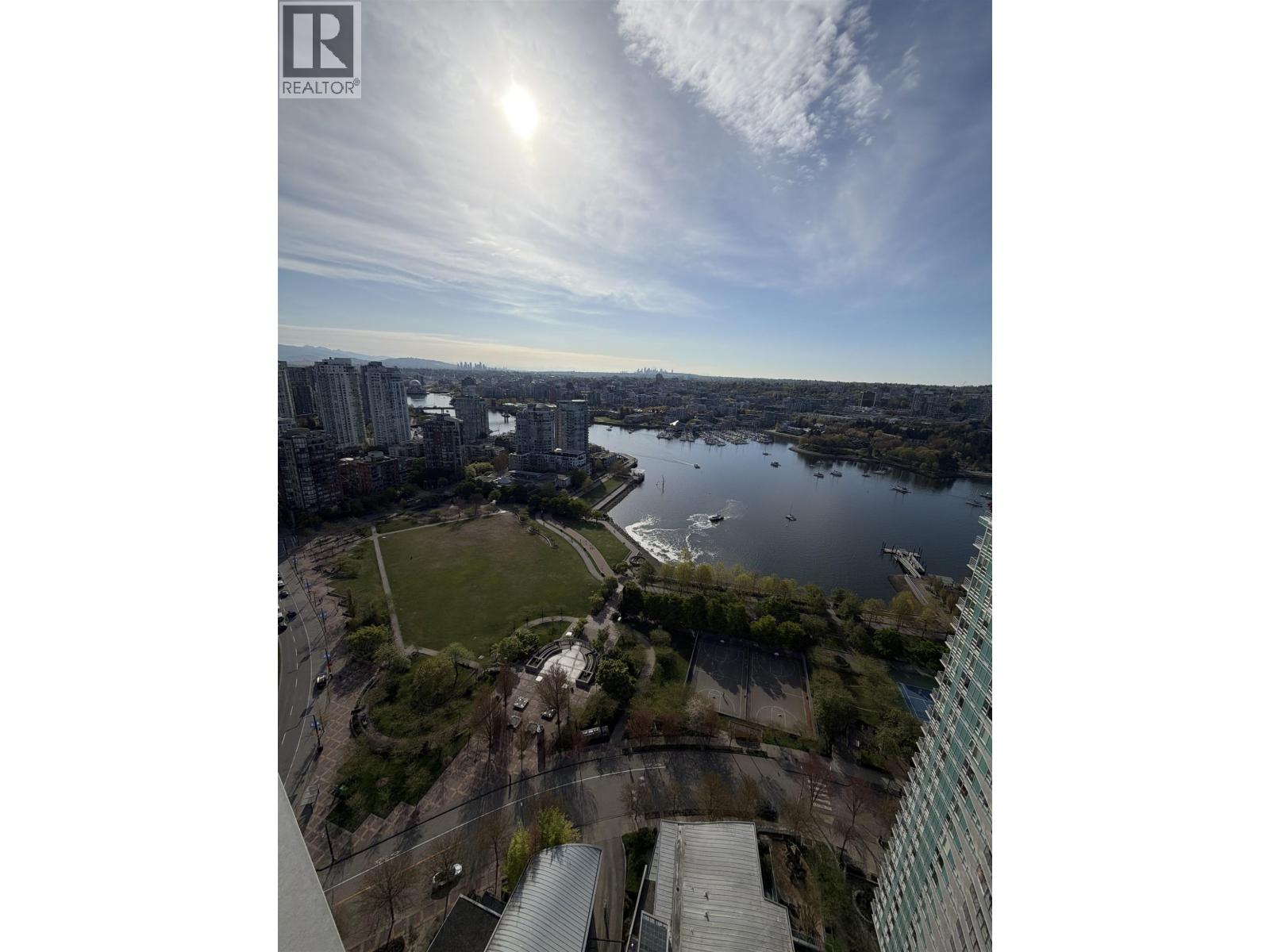 38** 1402 1408 STRATHMORE MEWS