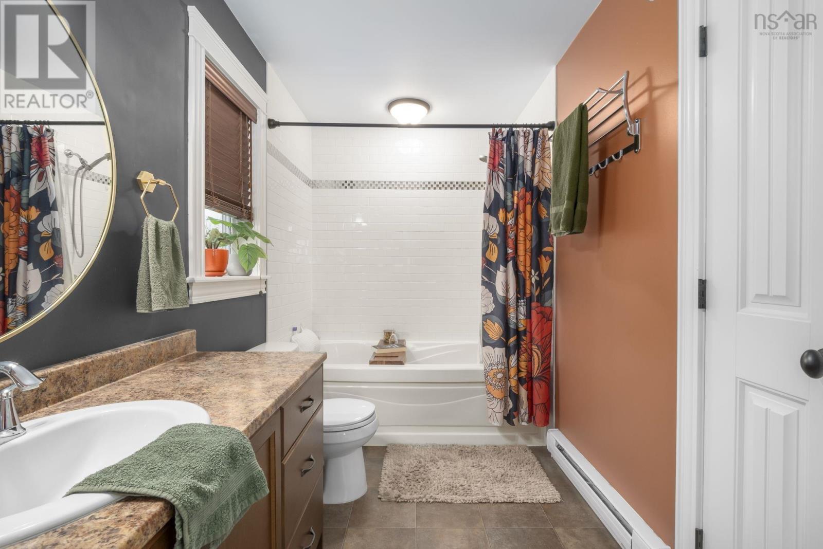 5 Tailfeather Court — photo 20