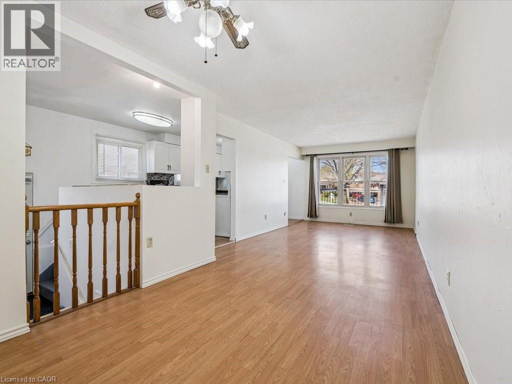 40 NORA Court, Cambridge, Ontario, N2C3N1 — Photo 10