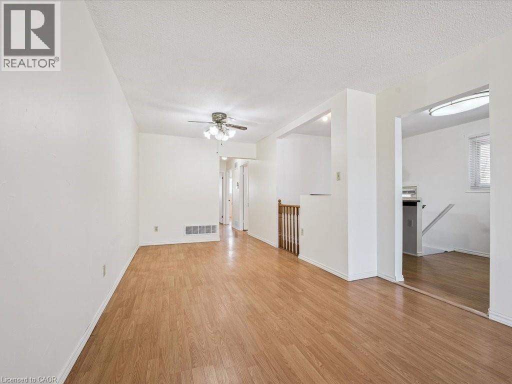 40 NORA Court, Cambridge, Ontario, N2C3N1 — Photo 12
