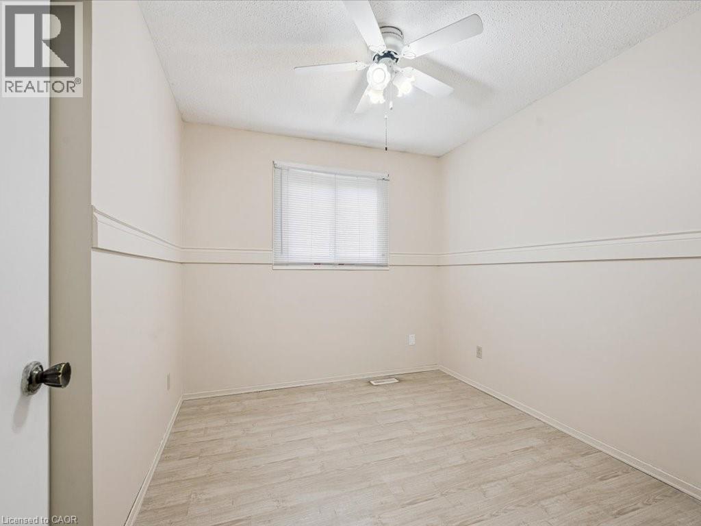 40 NORA Court, Cambridge, Ontario, N2C3N1 — Photo 16