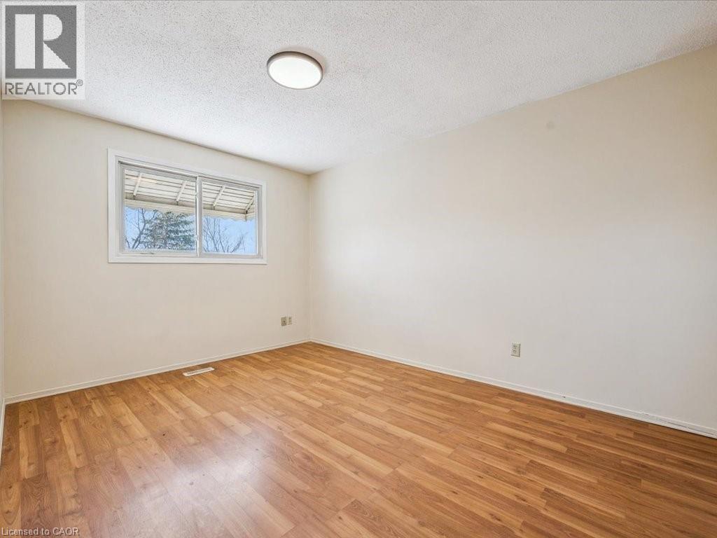 40 NORA Court, Cambridge, Ontario, N2C3N1 — Photo 18