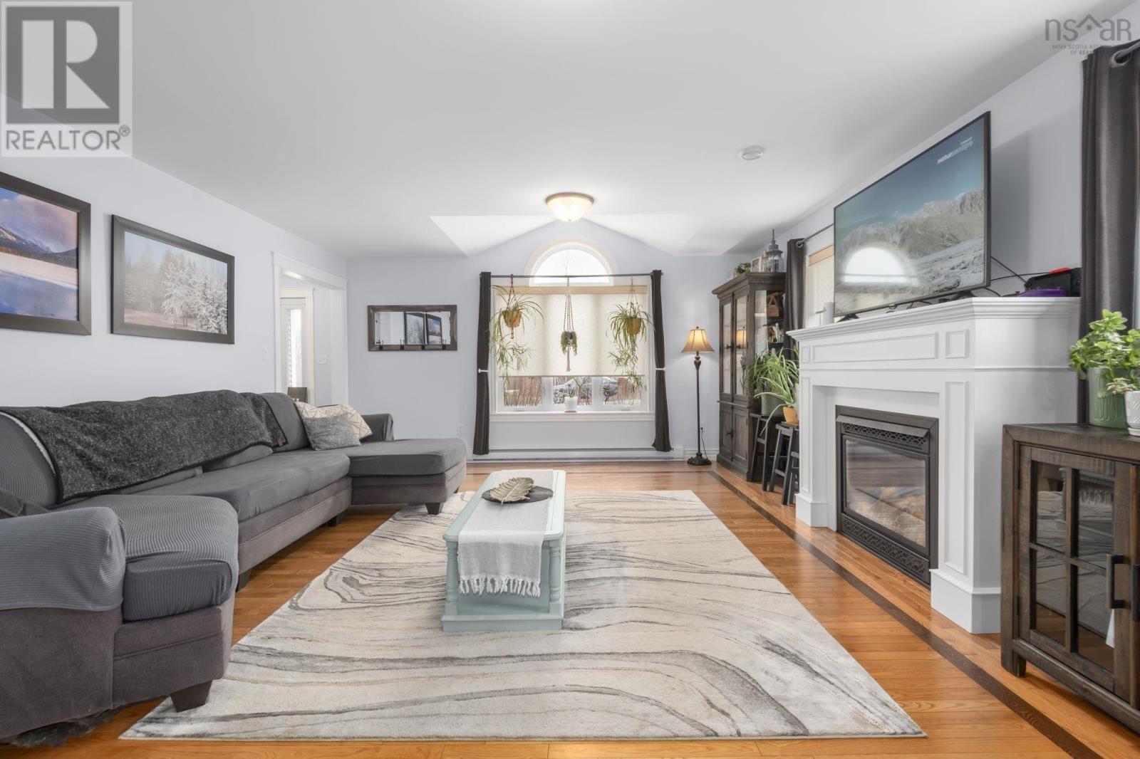 5 Tailfeather Court — photo 8
