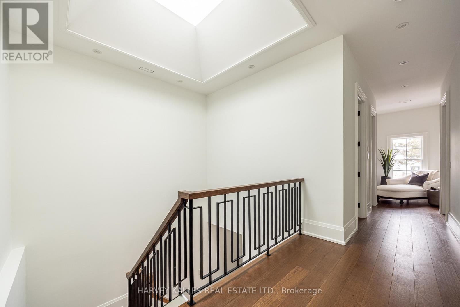 264 CORTLEIGH BOULEVARD — photo 22